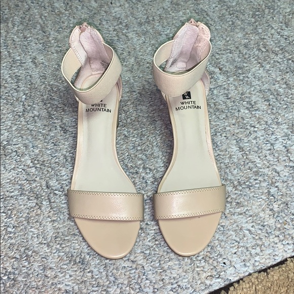 White Mountain Shoes - Barely worn sandal wedges 😍 White Mountain Shoes - Barely worn sandal wedges 😍